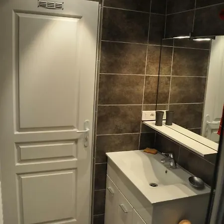 Proche Du Port * Nice